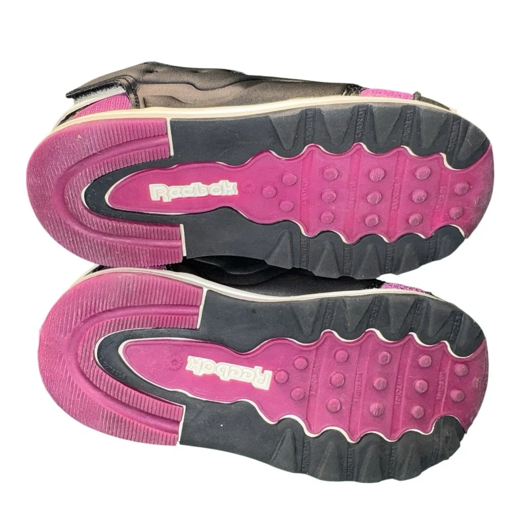 Reebok kids versa